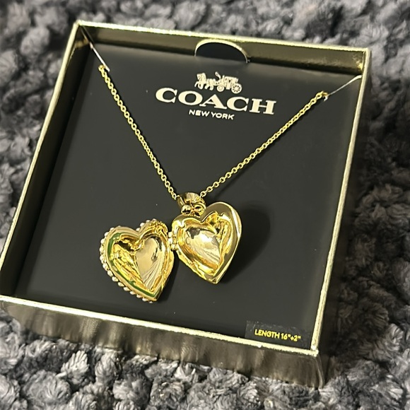 NWT Coach pearl heart locket - Picture 2 of 6